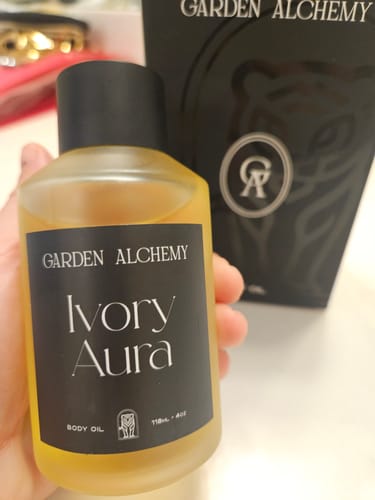 Customer photo review of Ivory Aura Body Oil