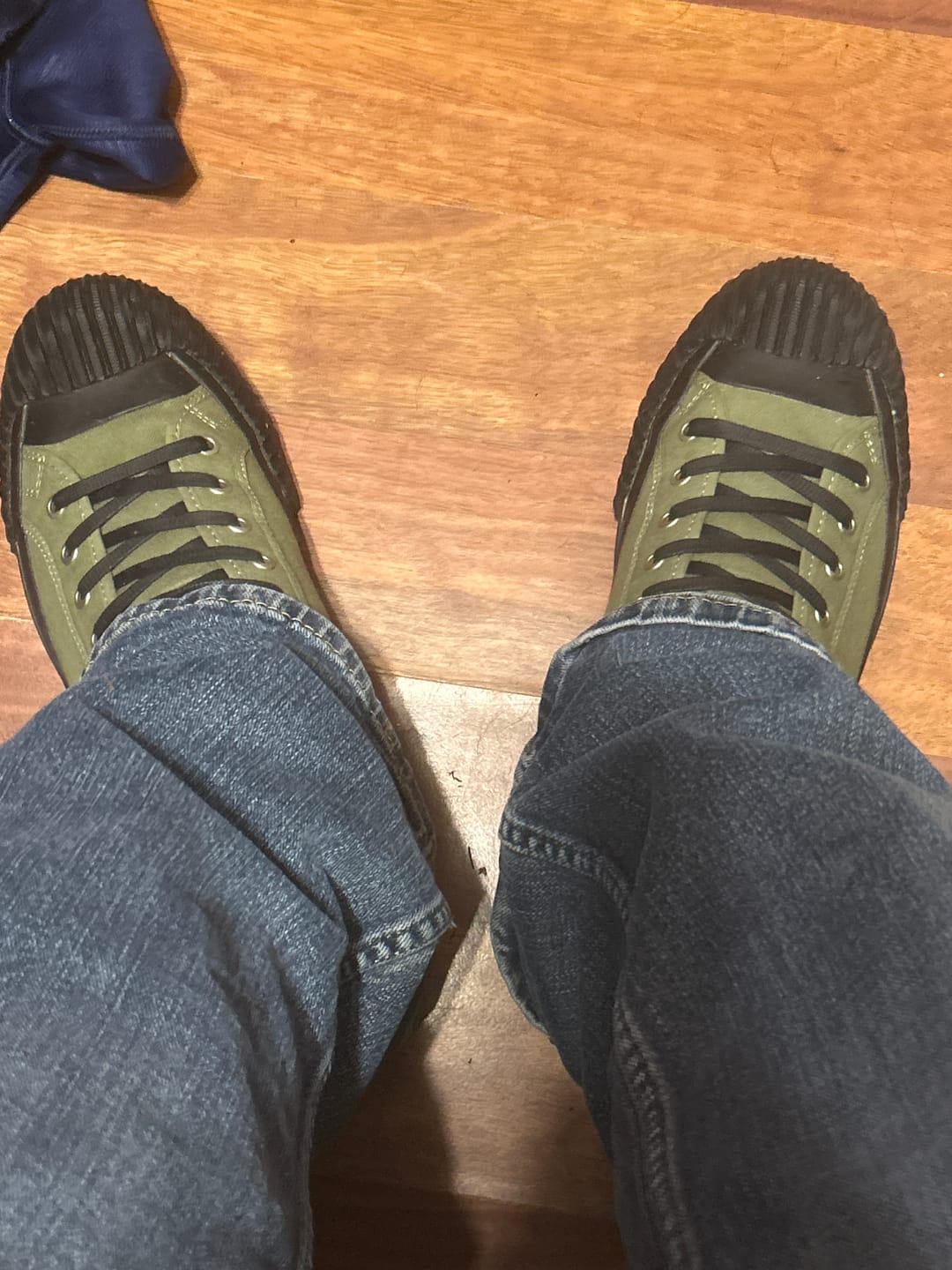 Customer photo review of Grounder High-Top Olive/Black
