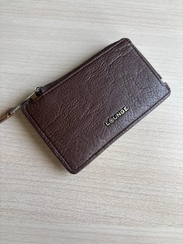 Reseña con foto de un cliente sobre Tarjetero Efecto Gamuza