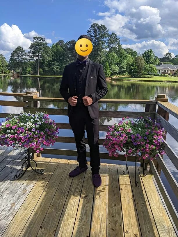 Customer photo review of Traje Regular Fit Azul Cielo – 2 Piezas en Lino