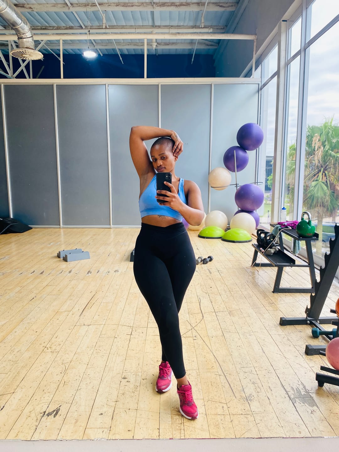 Customer photo review of Plain Crossover High-Rise Leggings
