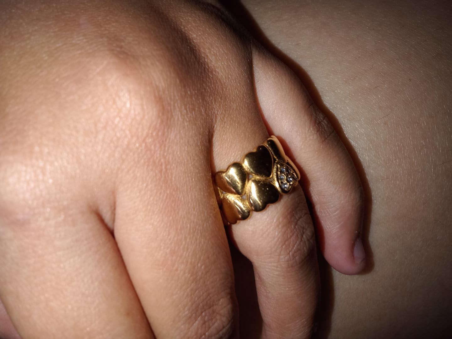 Customer photo review of Gold Hearts Band Ring