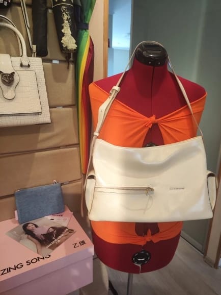Customer photo review of Liqueur Fang Hobo Bag