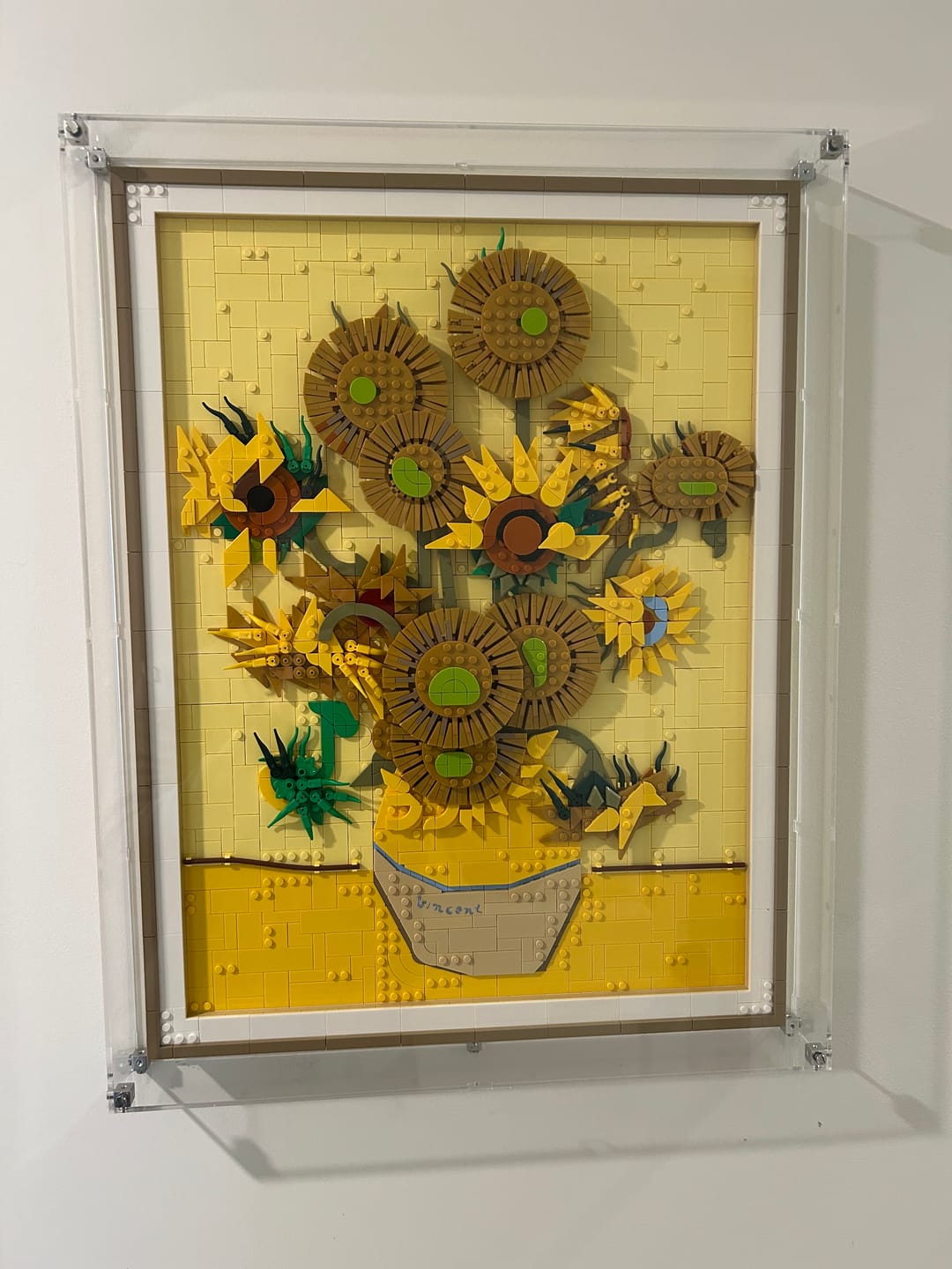 Customer photo review of Wall Mounted Display Case for LEGO® 31215 Art Vincent van Gogh – Sunflowers