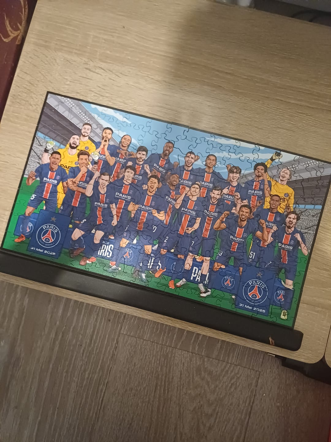 Customer photo review of Équipe Paris Saint-Germain® "Triplé Historique" – Puzzle en Bois