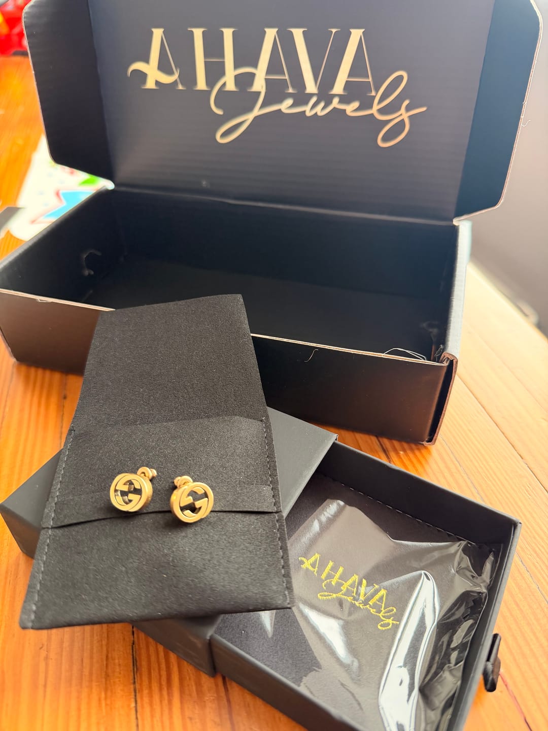Customer photo review of Simple Luxe Studs