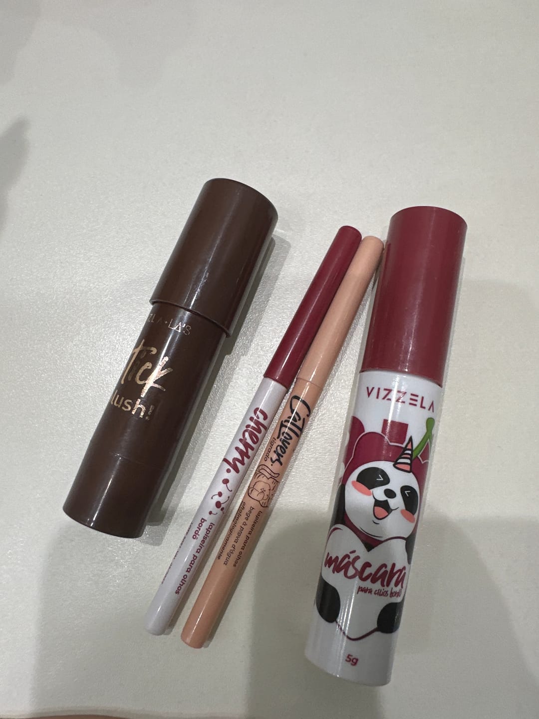 Customer photo review of Lapiseira Para Olhos Bege – Cat Lovers – Vizzela