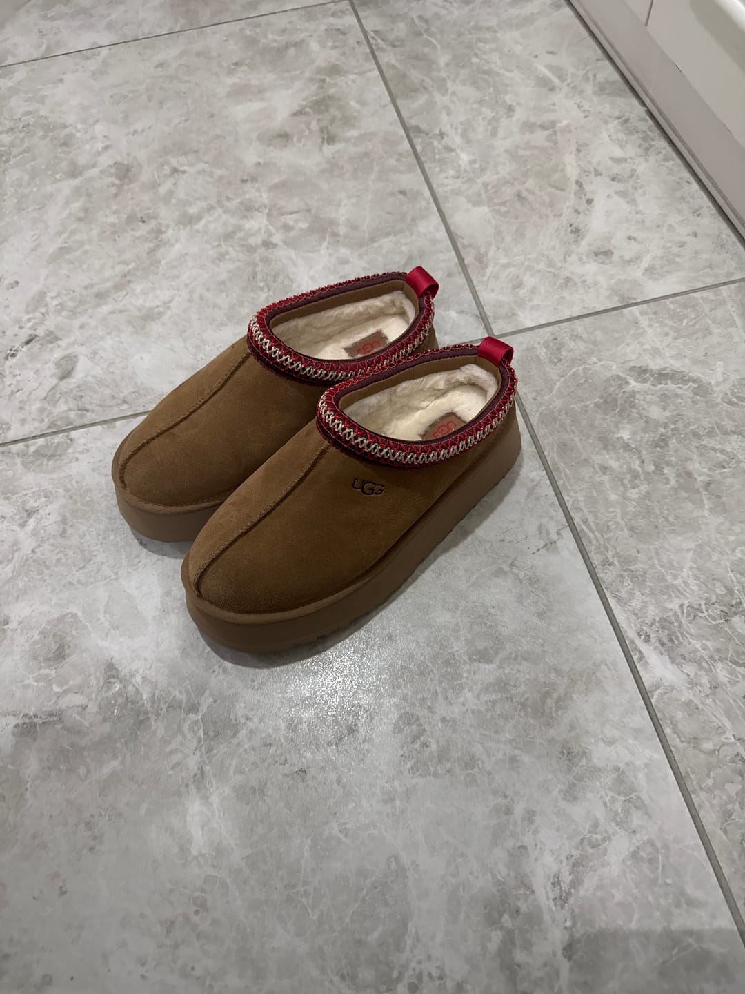 Customer photo review of UGG Women's Tazz II Chestnut