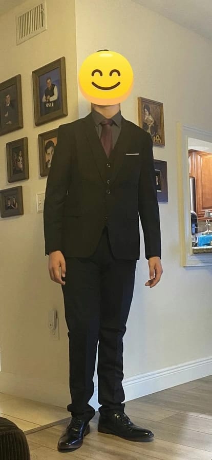 Customer photo review of Traje Regular Fit Azul Cielo – 2 Piezas en Lino