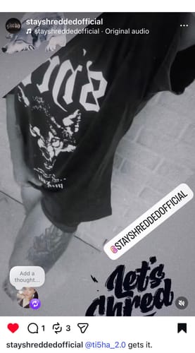 Customer photo review of Wolves - Pump cover - Oversized Gym T-shirt  - Acid Wash / White