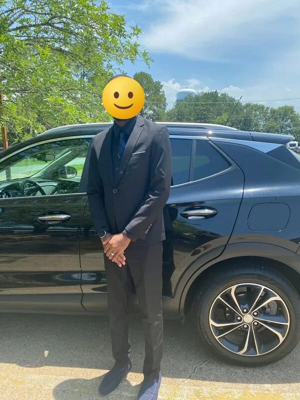 Customer photo review of Traje Regular Fit Azul Cielo – 2 Piezas en Lino