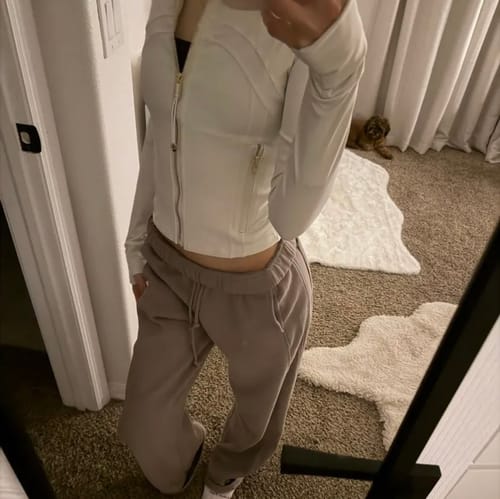 Customer photo review of Lululemon Define