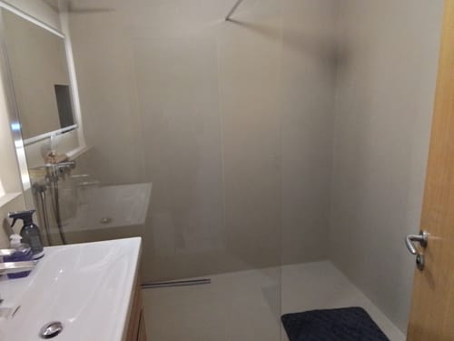 Customer photo review of SONNI Walk In/ Begehbare Dusche Duschabtrennung Duschwand Nano Klarglas Glasstärke 8mm Breite 70-120cm
