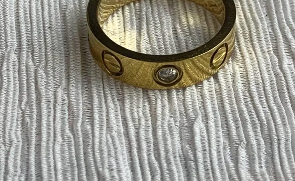 Customer photo review of Halo Crest Shine Ring