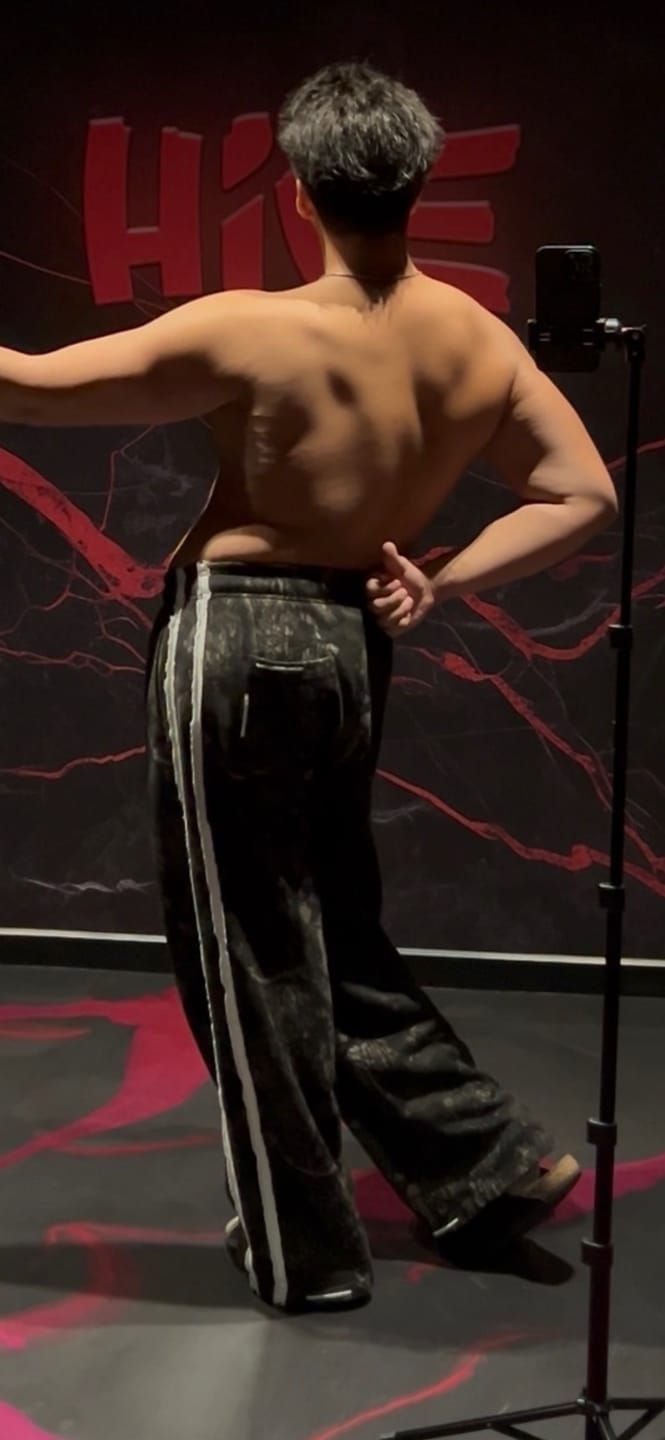 Customer photo review of 2041 - The Midnight Collection - Joggers