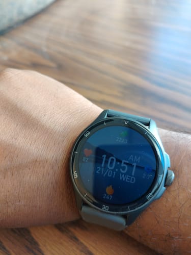 Customer photo review of Smartwatch Reloj Kronos Oblivion STF Pantalla Amoled 1.43" Resistencia al agua IP68 Negro