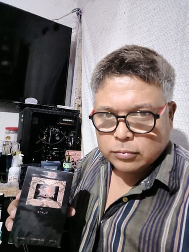 Reseña con foto de un cliente sobre Perfume Rasasi Hawas Black 100ml EDP