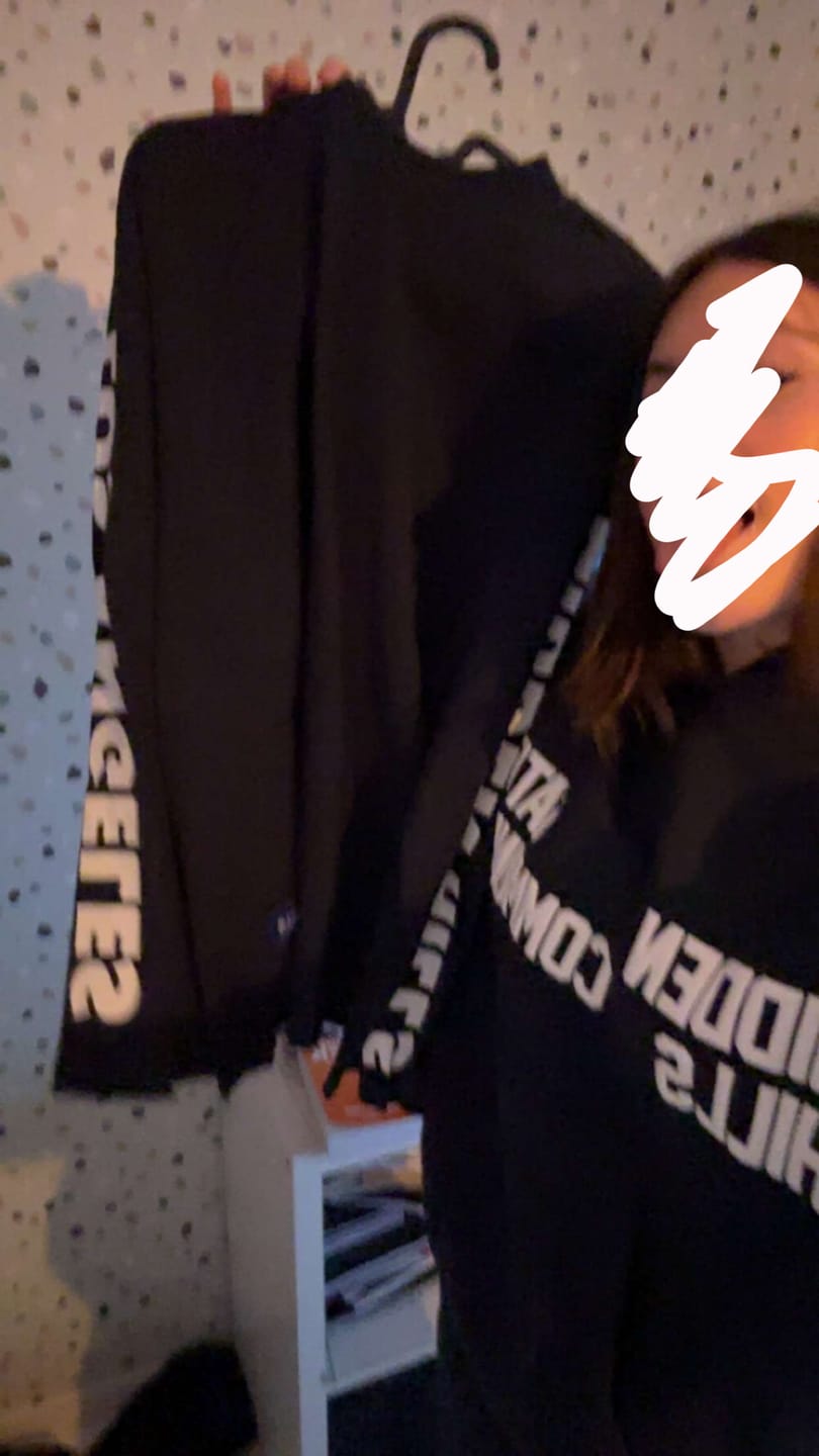 Customer photo review of GATED COMMUNITY STRAIGHT LEG SWEATPANTS NAVY