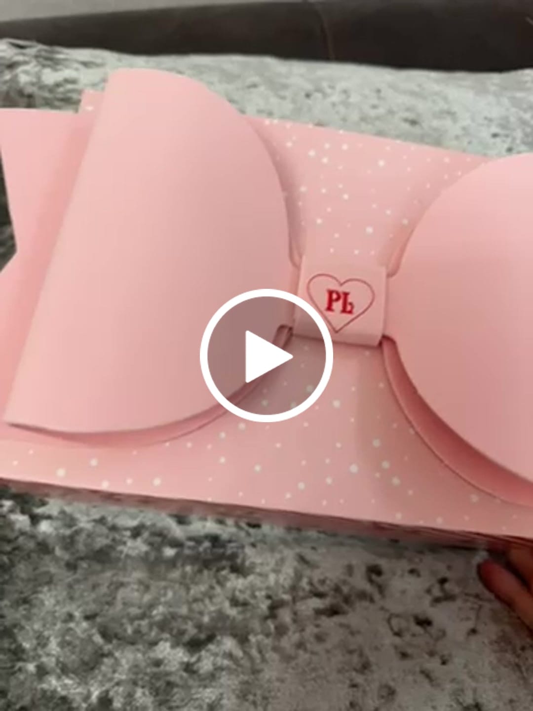 Kundenvideobewertung der P.Louise Weihnachtsgeschenkbox