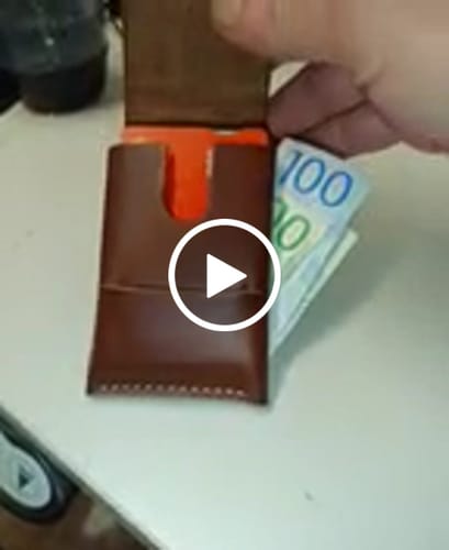 Customer video review of Slimmad plånbok i äkta läder
