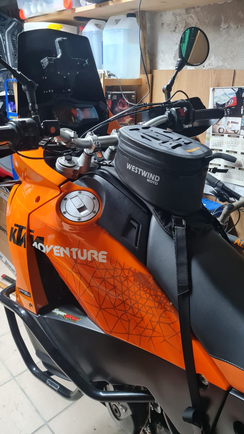 Customer photo review of Hussar Tank Bag