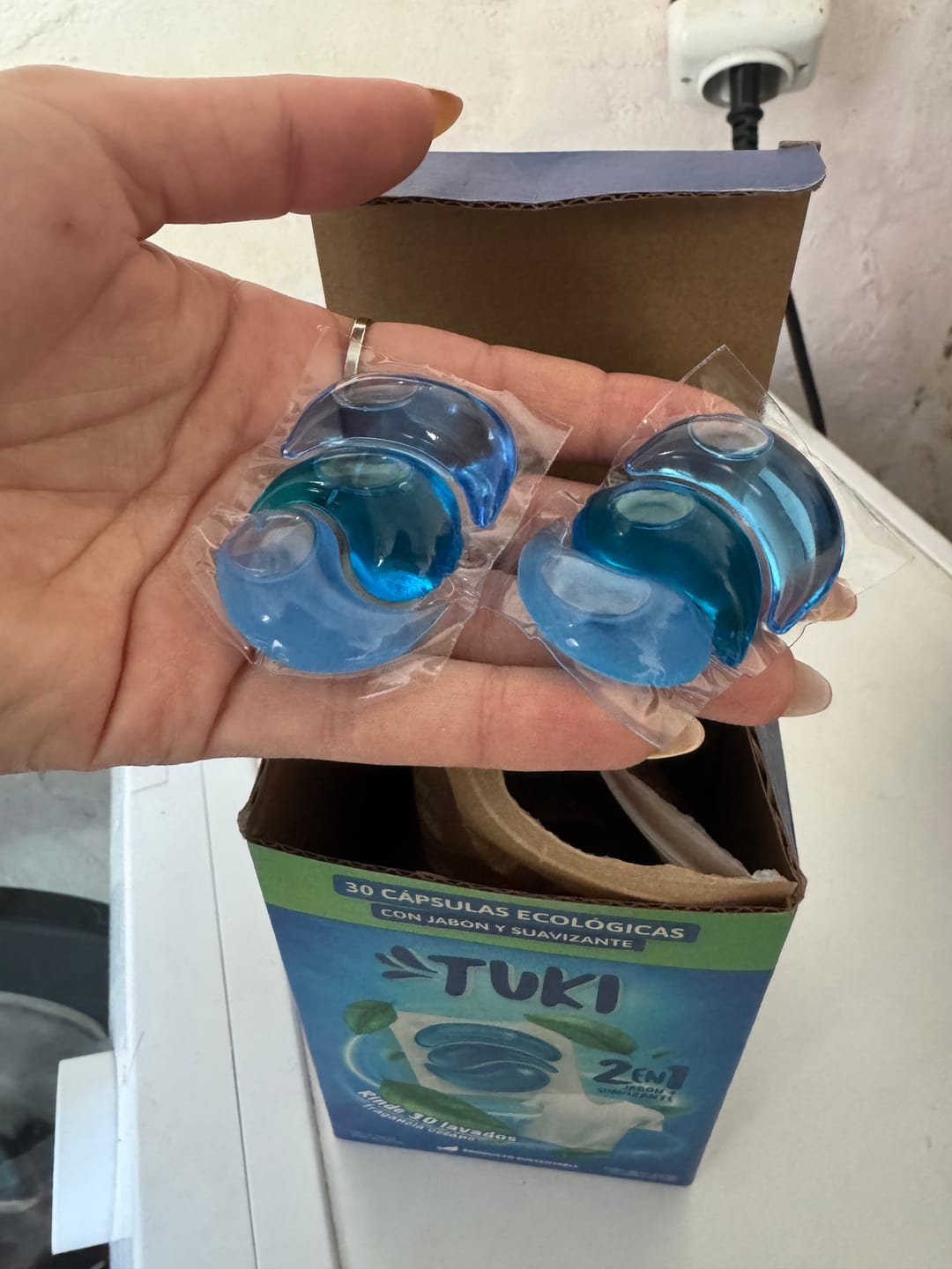 Customer photo review of Capsulas Tuki Ecológicas ♻️ 2en1 con Jabón y Suavizante