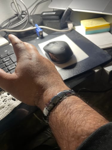 Customer photo review of Pulsera Hora Hematita