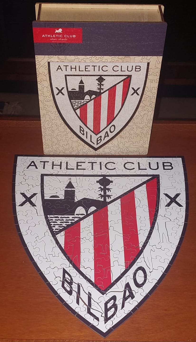 Customer photo review of Athletic Club® Logo - Puzzle de Madera