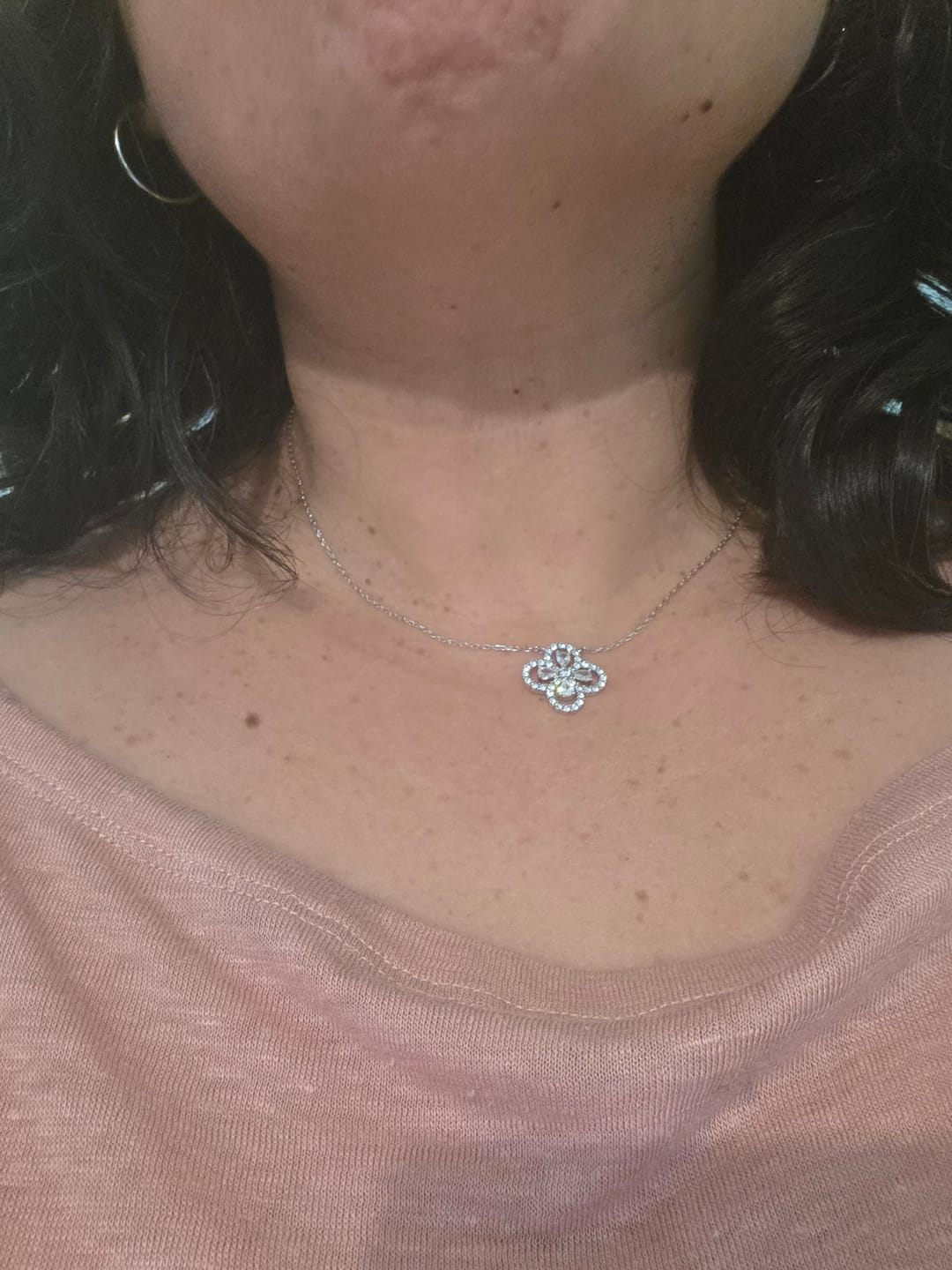 Customer photo review of Marie 18k White Gold Plated Clover/Flower Pendant Necklace with Swarovski Crystals
