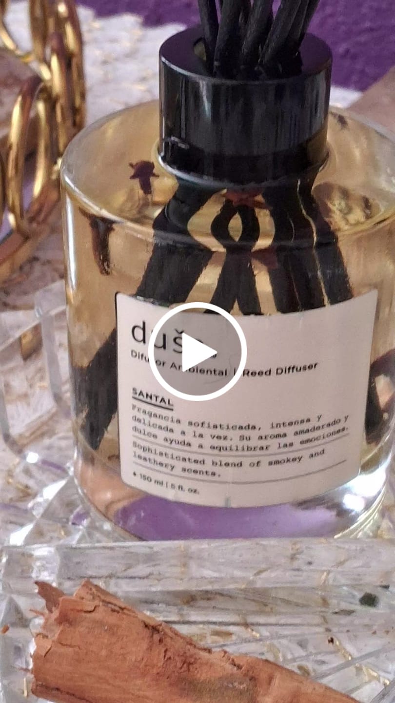 Customer video review of Santal  - Recarga Aromatizante en Spray |  Para Telas y Ropa de Cama  -  500 ml