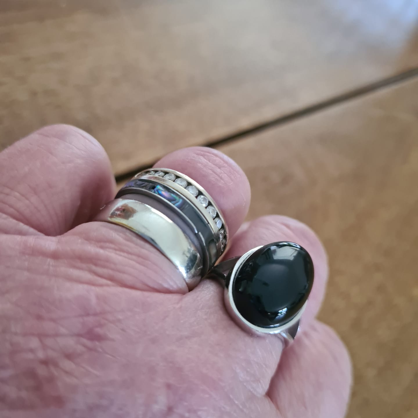 Customer photo review of Bague Ajustable "Guérison de L'Âme" en Obsidienne Œil Céleste & Argent