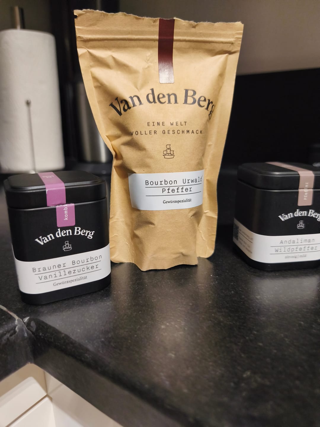 Customer photo review of Eindrückdeckel mit Holzknauf, für Aromadosen leer