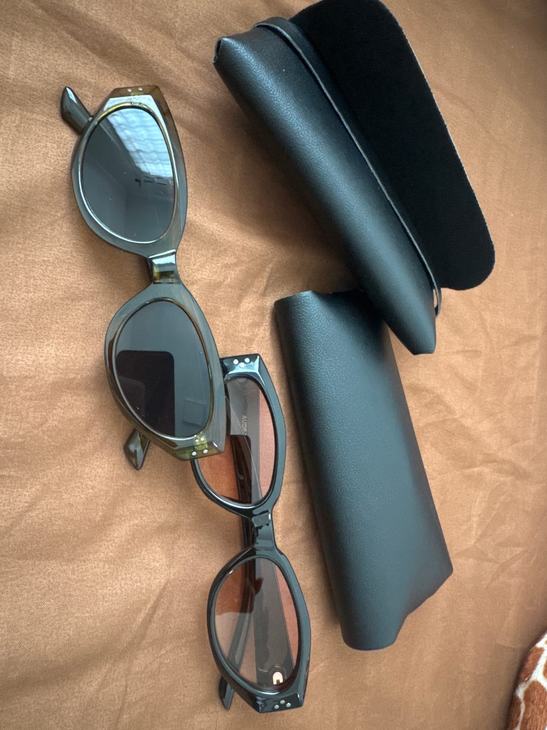 Customer photo review of Kyoto Oval Framed Sunglasses