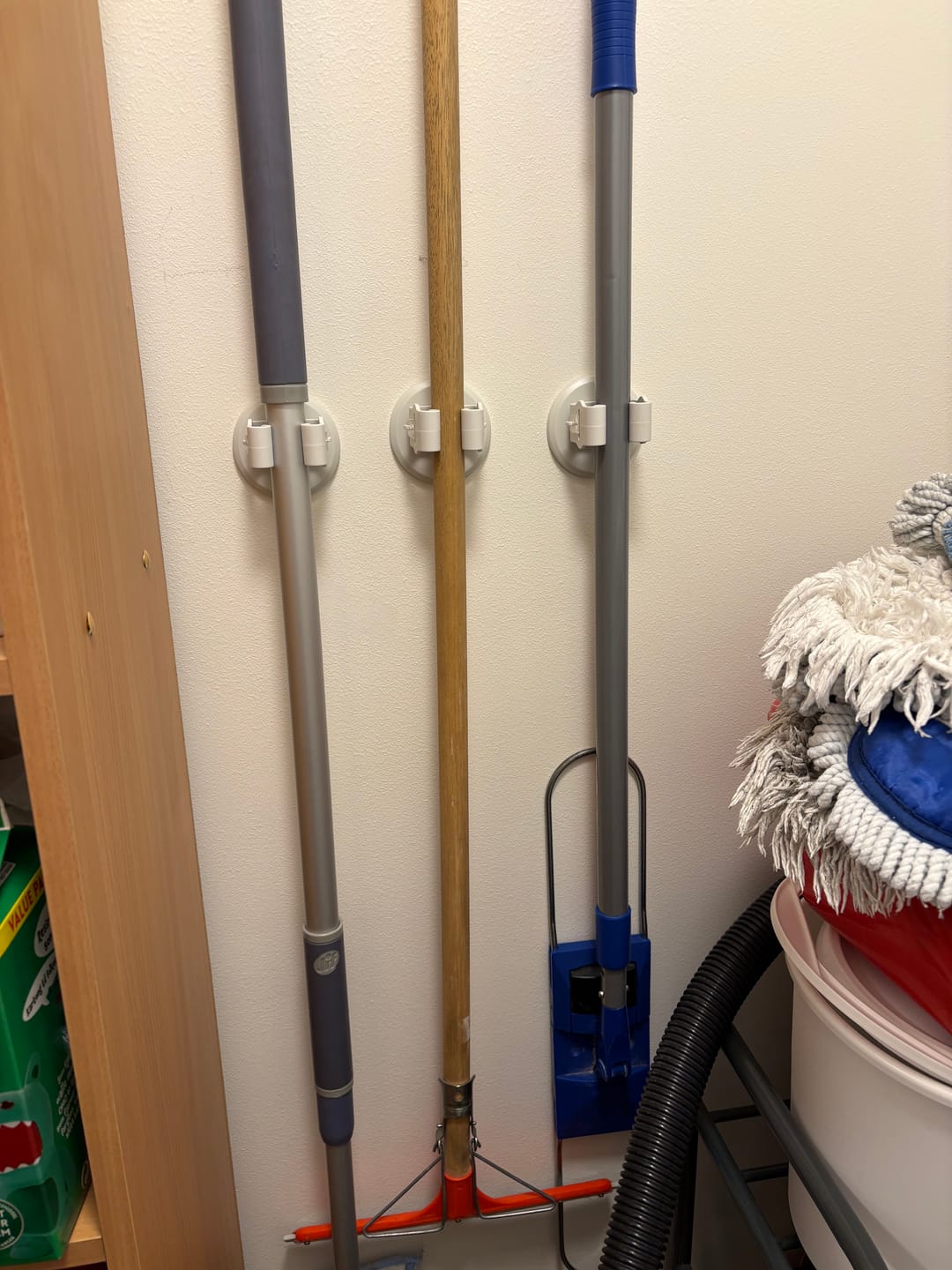 Customer photo review of Vegghengt moppeholder