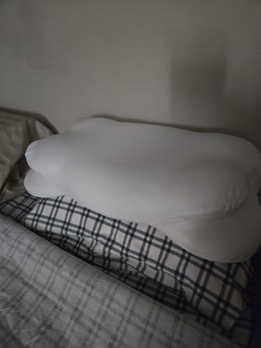 Customer photo review of Mellow CloudAlign™ Pillow