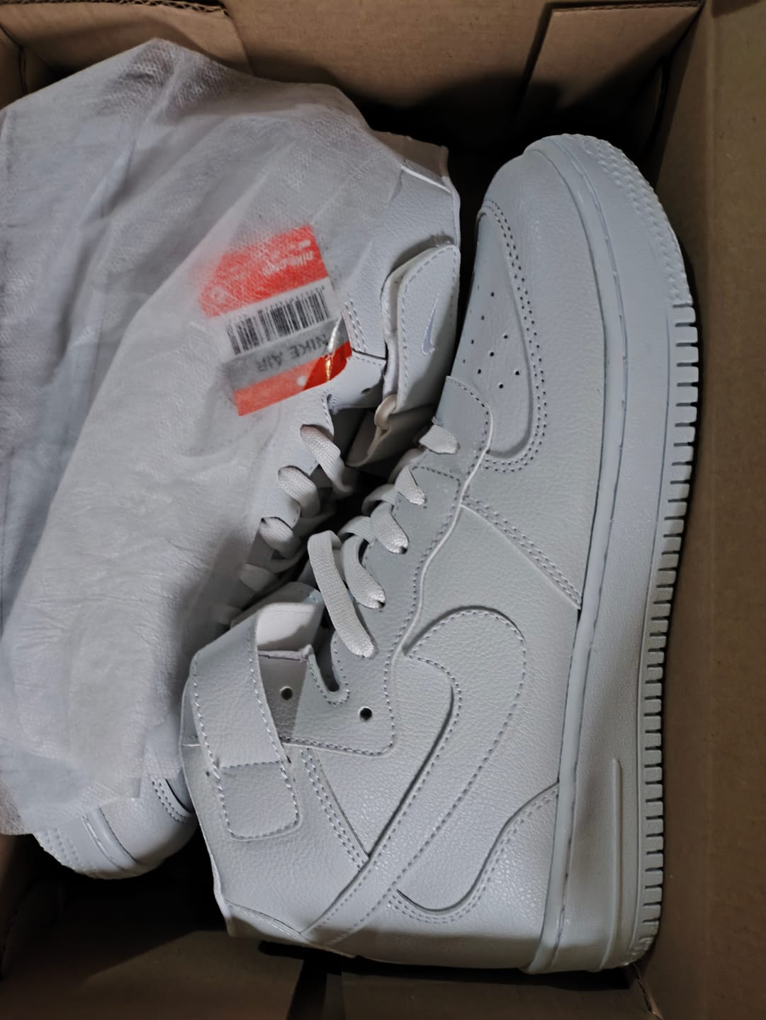 Customer photo review of Tenis 841 Blanco Total