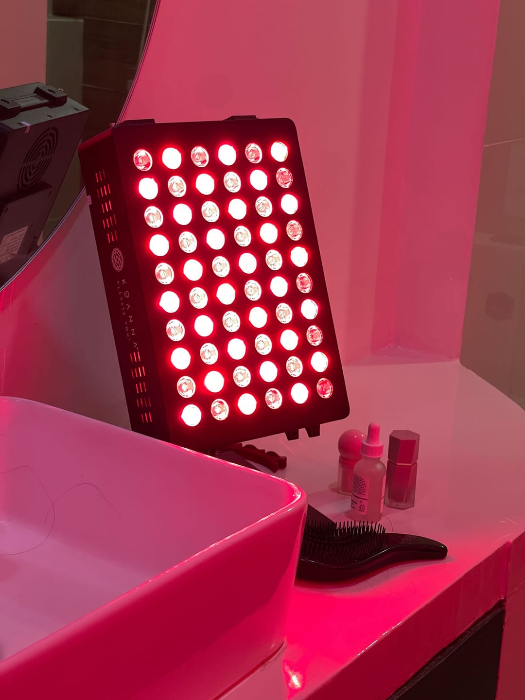 Customer photo review of Koanna® Luma300™ – Powerful, Compact Red Light Therapy Panel