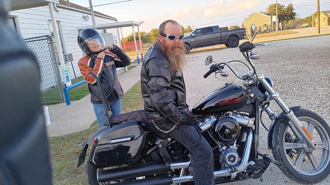 Customer photo review of 32L - Darkin Large Quick Mount Leather Wrapped Hard Saddlebags for Harley Softail Street Bob FXBB