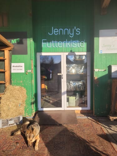 Customer photo review of LED-Neon Schriftzug Jenny's Futterk...