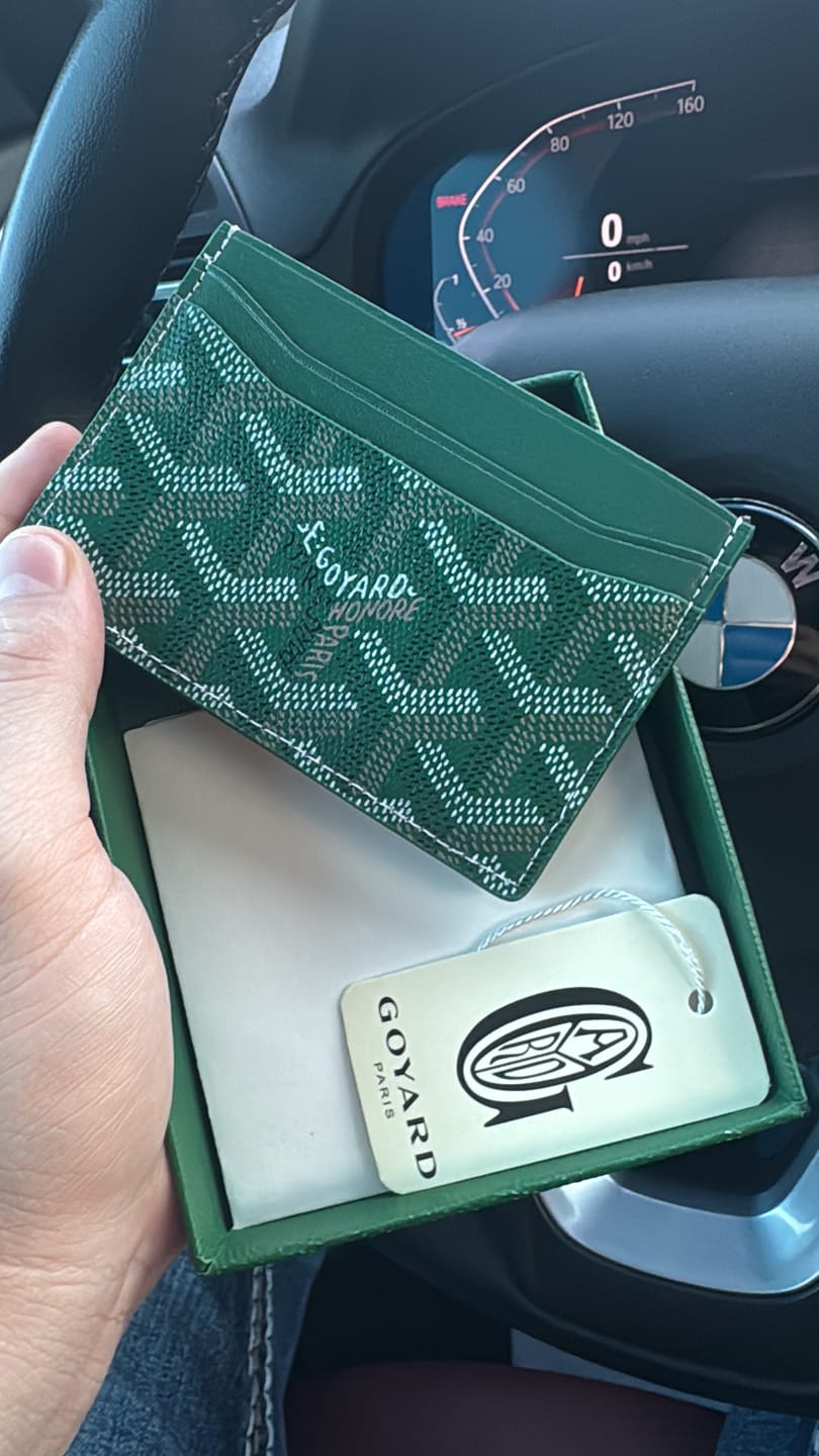 Customer photo review of Tarjetero ClasicGreen