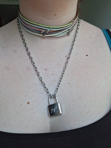 Customer photo review of SKZ World Tour Dominate: celebrATE Hyunjin Necklace