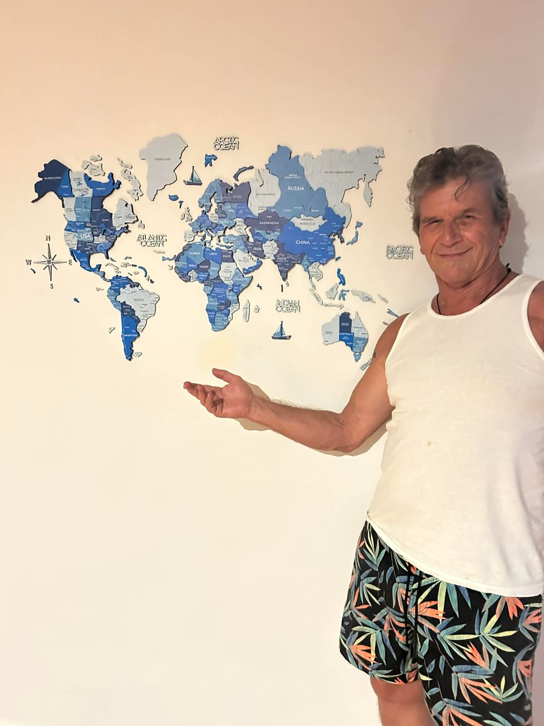 Customer photo review of 3D Holz Weltkarte Azure