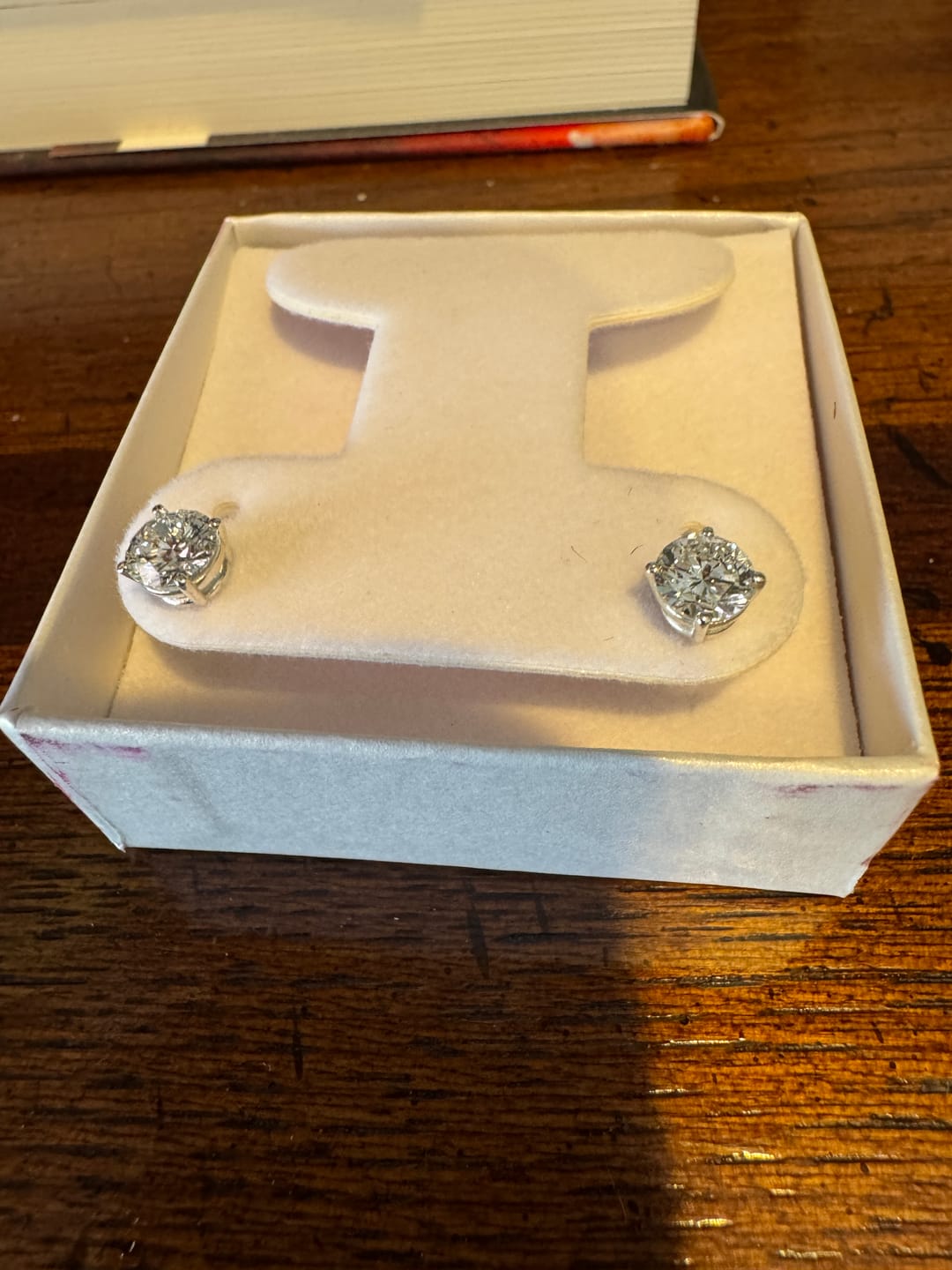 Customer photo review of 3.00-7.00 CT Round Cut Diamonds - Tennis Bracelet