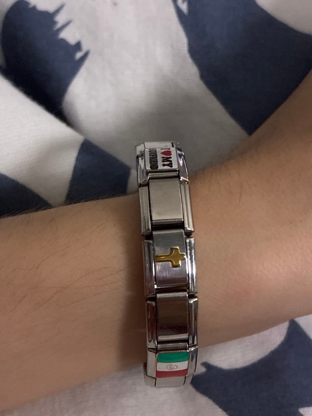 Customer photo review of Charm Cruz Dorada