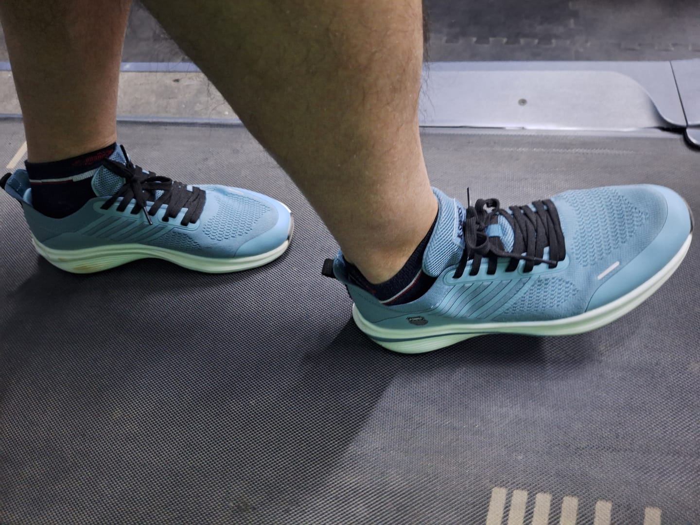 Customer photo review of Tenis Geisser Men