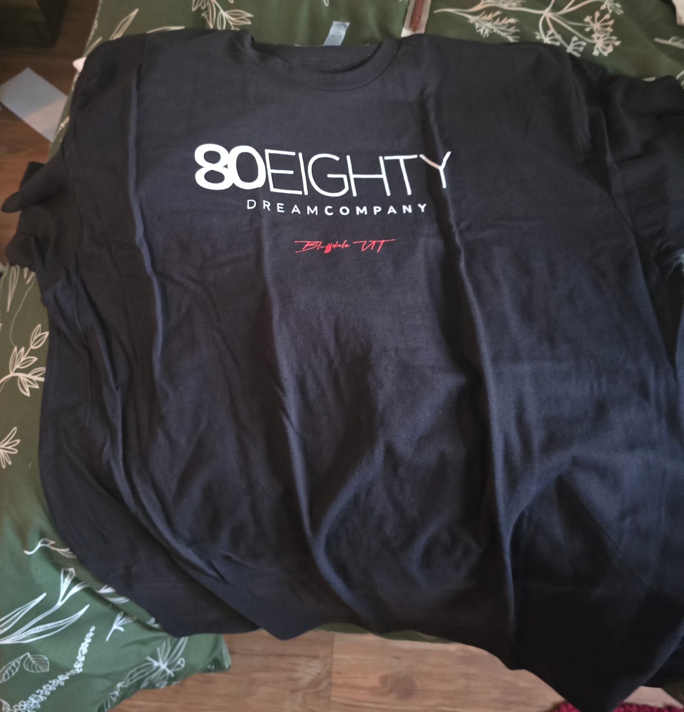 Customer photo review of 80Eighty® Tech Shirt