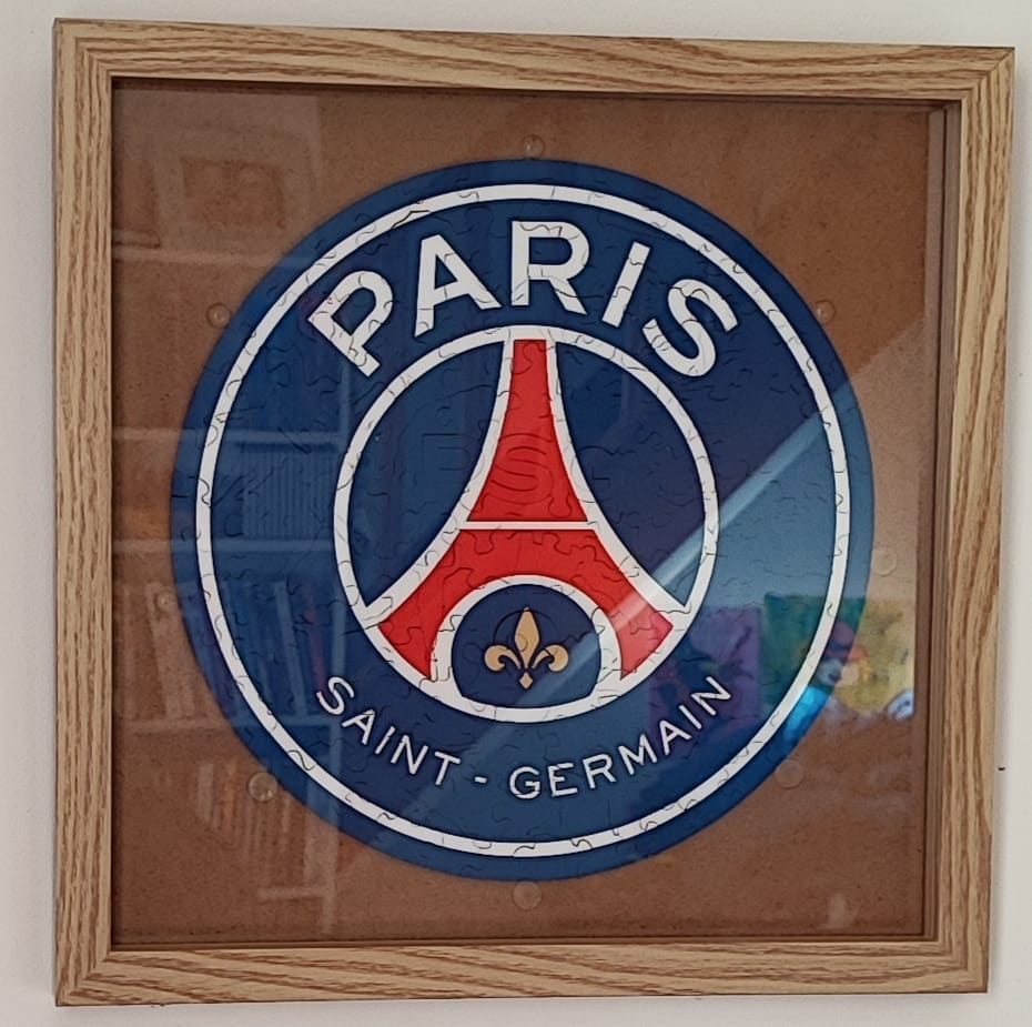 Customer photo review of Logo Paris Saint-Germain® - Puzzle en Bois