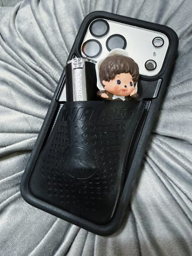 Customer photo review of iPhone 17