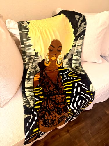 Customer photo review of Luxe Sherpa Fleece Throw Blanket