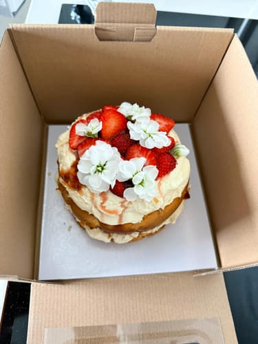 Customer photo review of victoria sponge